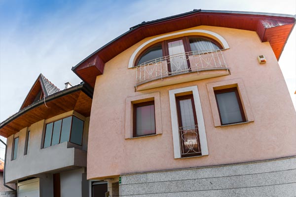 Pogled na Apartmane Kira iz ulice Mandžina donja